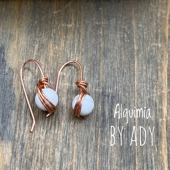 White howlite wire wrap copper studs earrings - Picture 2 of 3